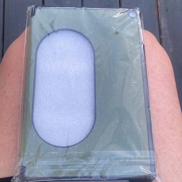 Google Pixel Case 11” Green - Picture 7 of 7